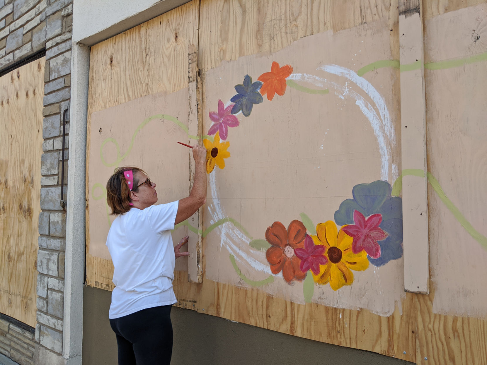 Painting downtown Joyce Murray.jpg